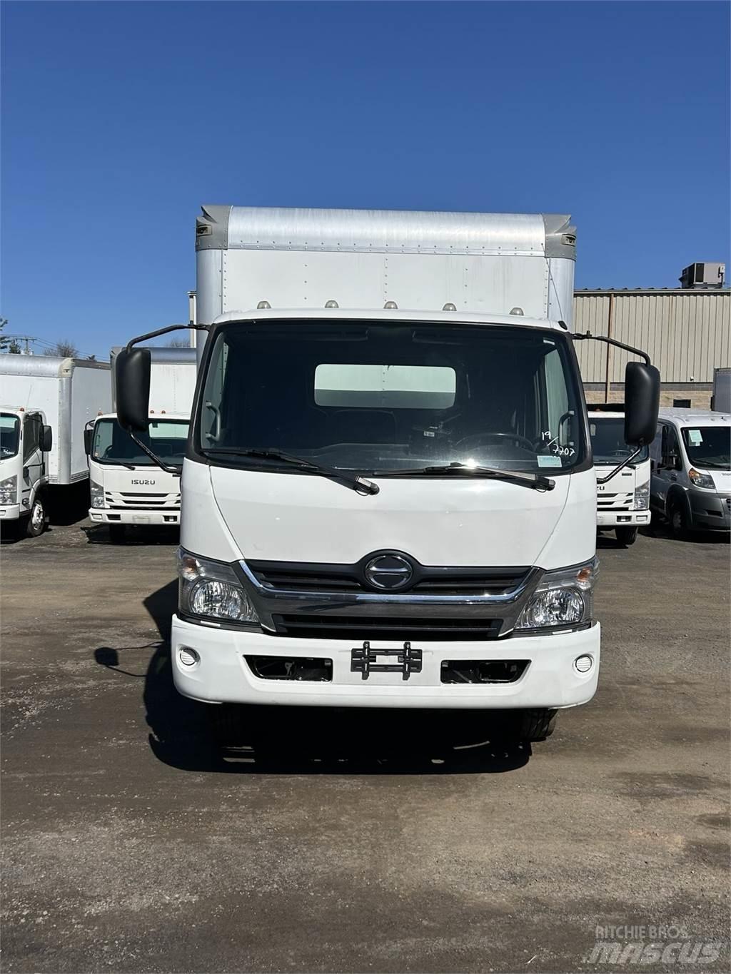 Hino 155 Sunkvežimiai su dengtu kėbulu