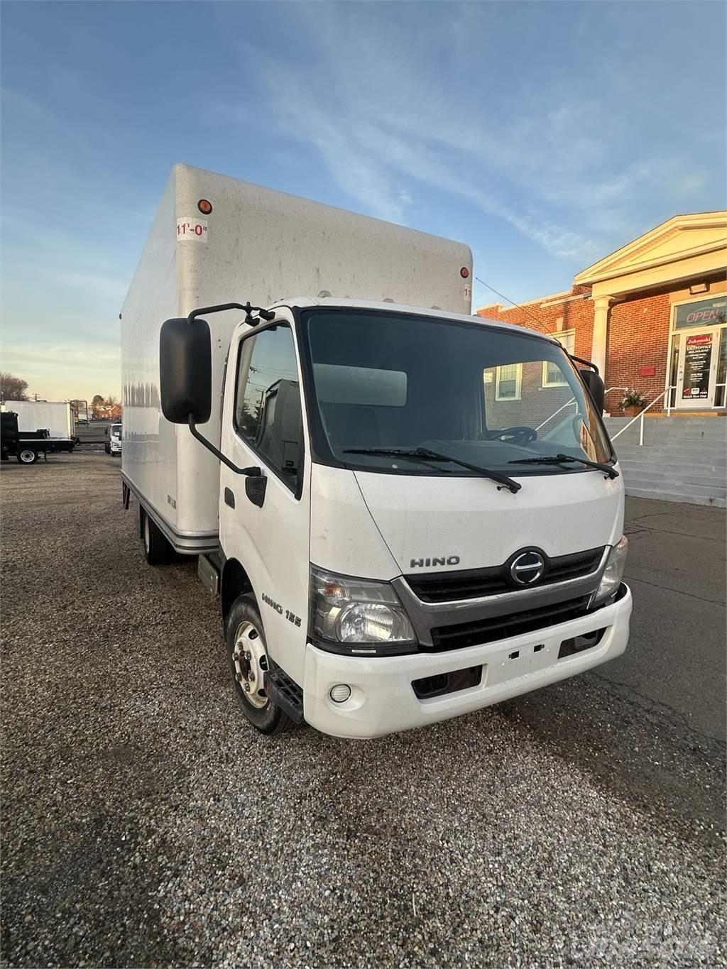 Hino 155 Sunkvežimiai su dengtu kėbulu