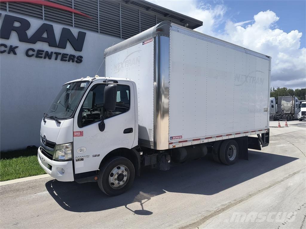 Hino 155 Sunkvežimiai su dengtu kėbulu