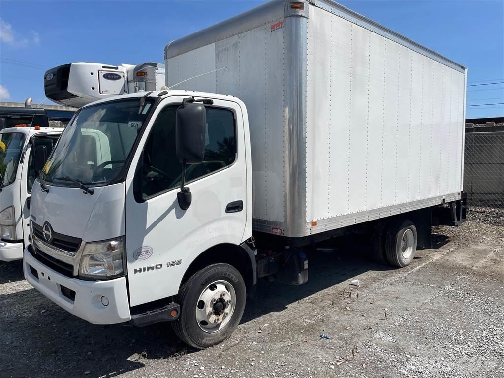 Hino 155 Sunkvežimiai su dengtu kėbulu