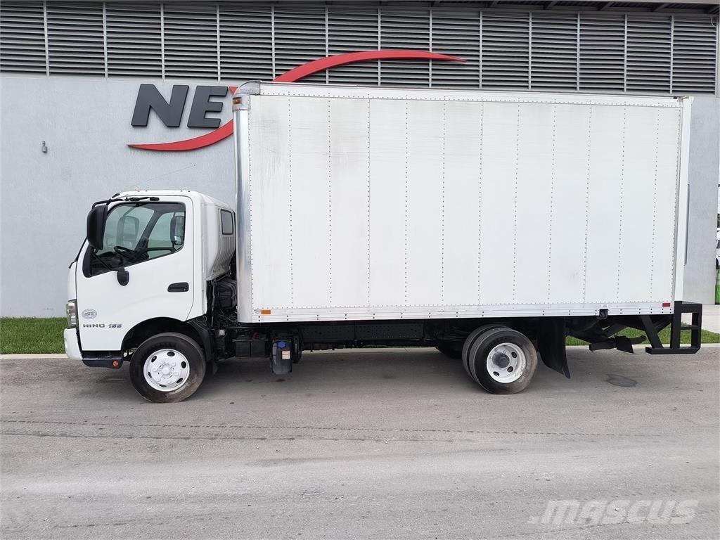Hino 155 Sunkvežimiai su dengtu kėbulu