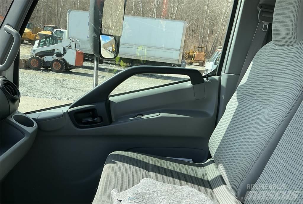 Hino 195 Sunkvežimiai su dengtu kėbulu
