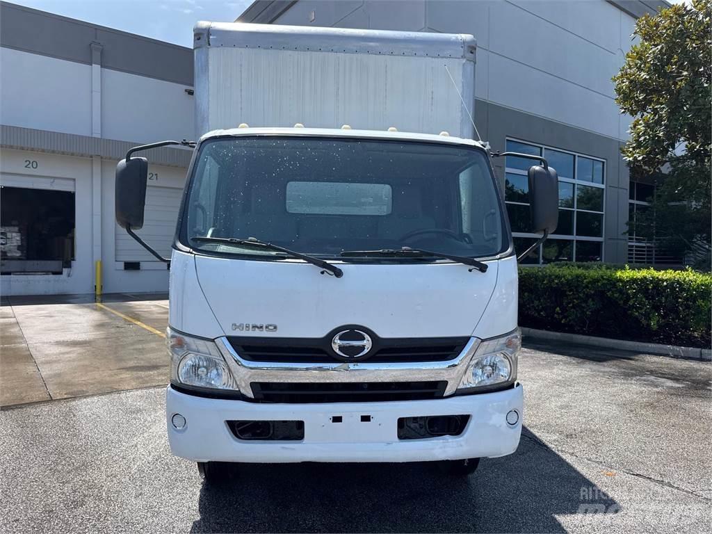 Hino 195 Sunkvežimiai su dengtu kėbulu