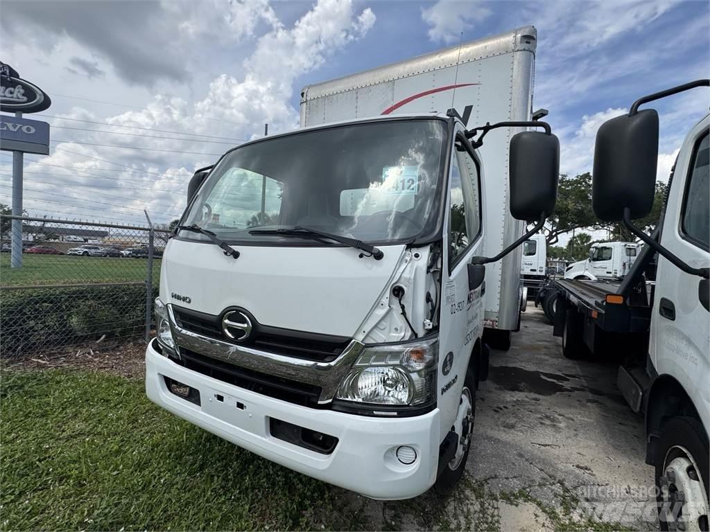 Hino 195 Sunkvežimiai su dengtu kėbulu