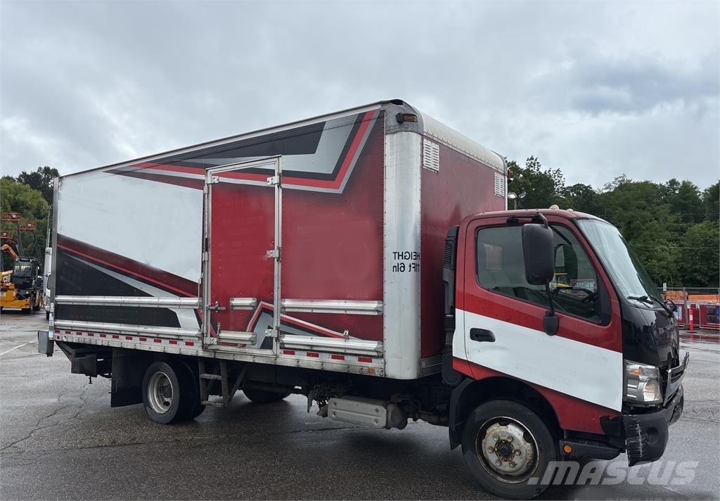 Hino 195 Sunkvežimiai su dengtu kėbulu