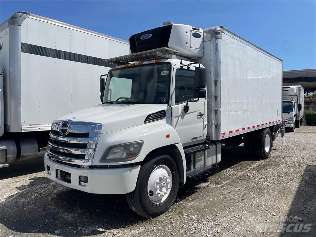 Hino 268 Sunkvežimiai su dengtu kėbulu