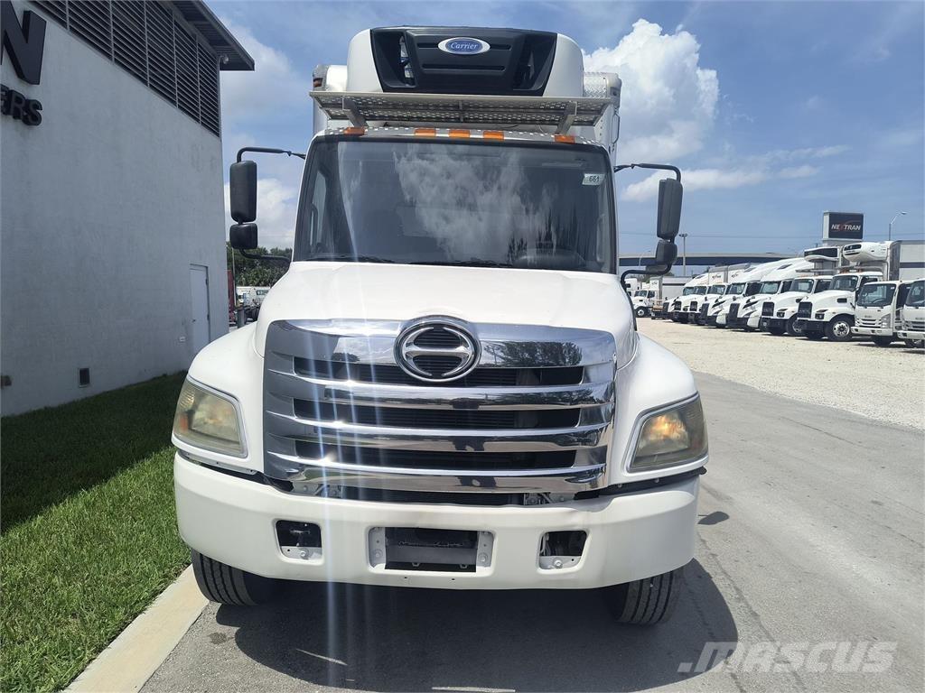 Hino 268 Sunkvežimiai su dengtu kėbulu
