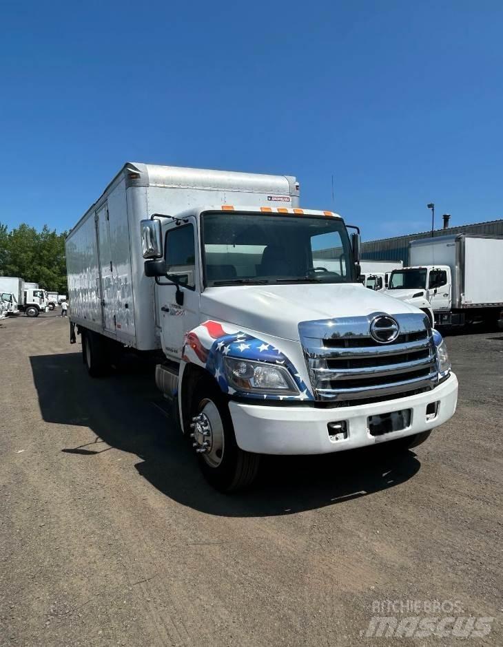 Hino 268 Sunkvežimiai su dengtu kėbulu