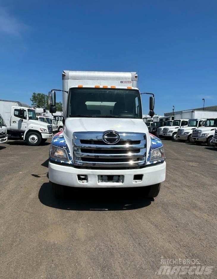 Hino 268 Sunkvežimiai su dengtu kėbulu