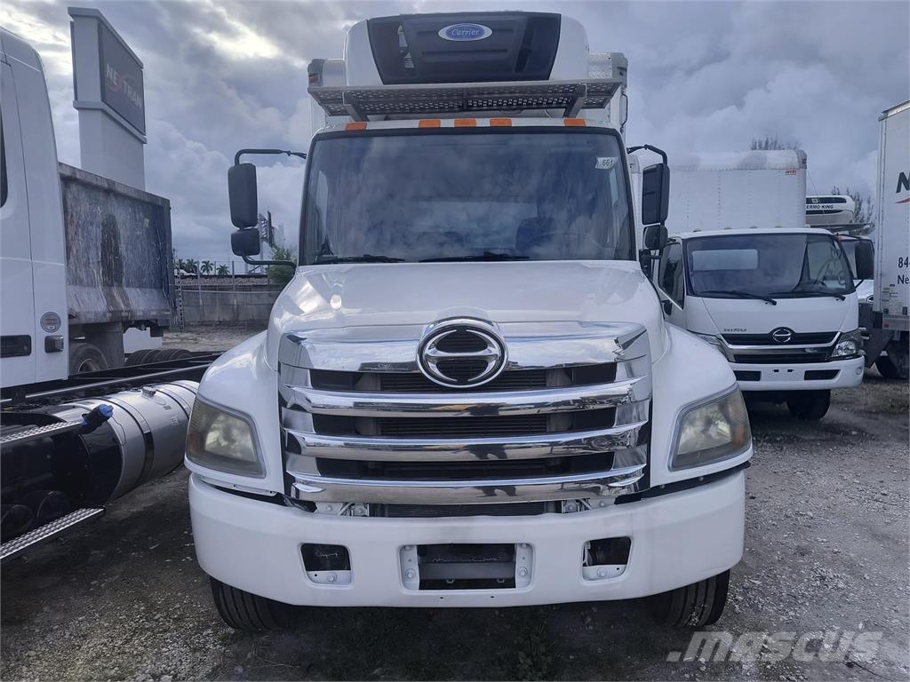 Hino 268 Sunkvežimiai su dengtu kėbulu
