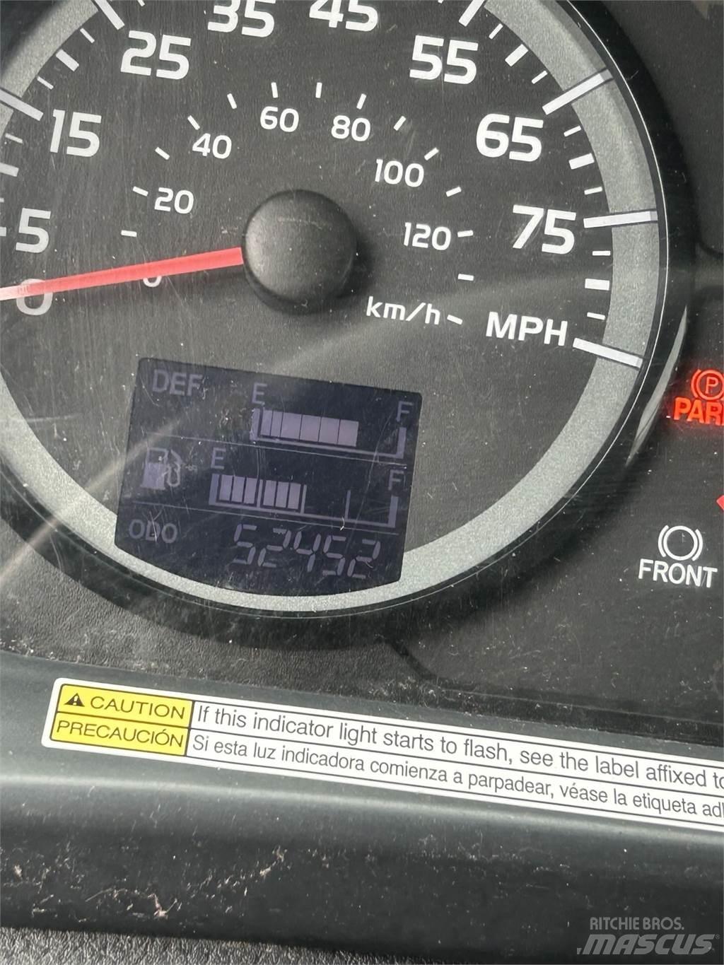 Hino 268A Sunkvežimiai su dengtu kėbulu