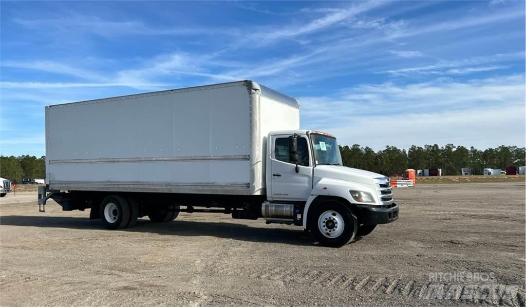 Hino 268A Sunkvežimiai su dengtu kėbulu