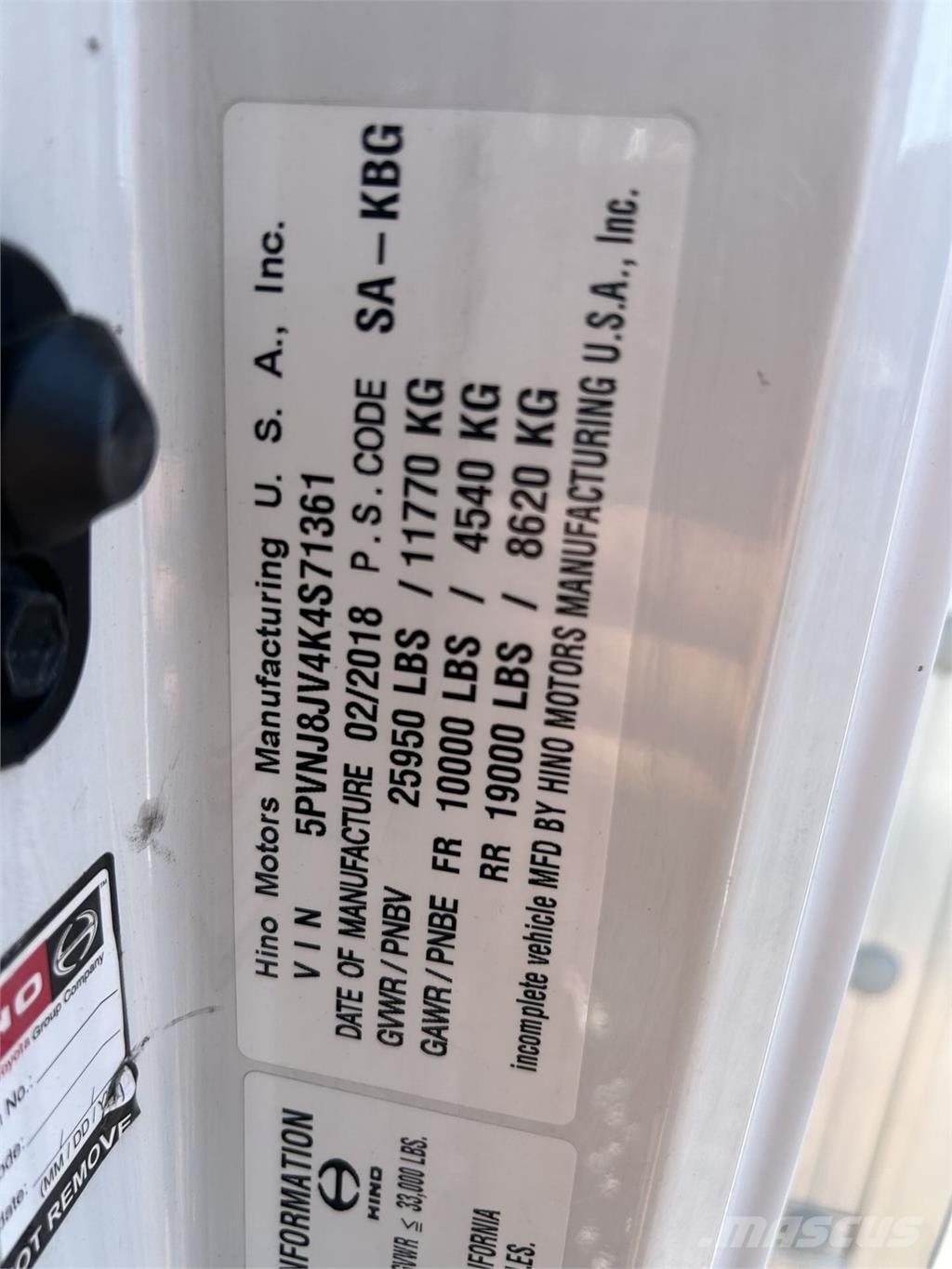 Hino 268A Sunkvežimiai su dengtu kėbulu
