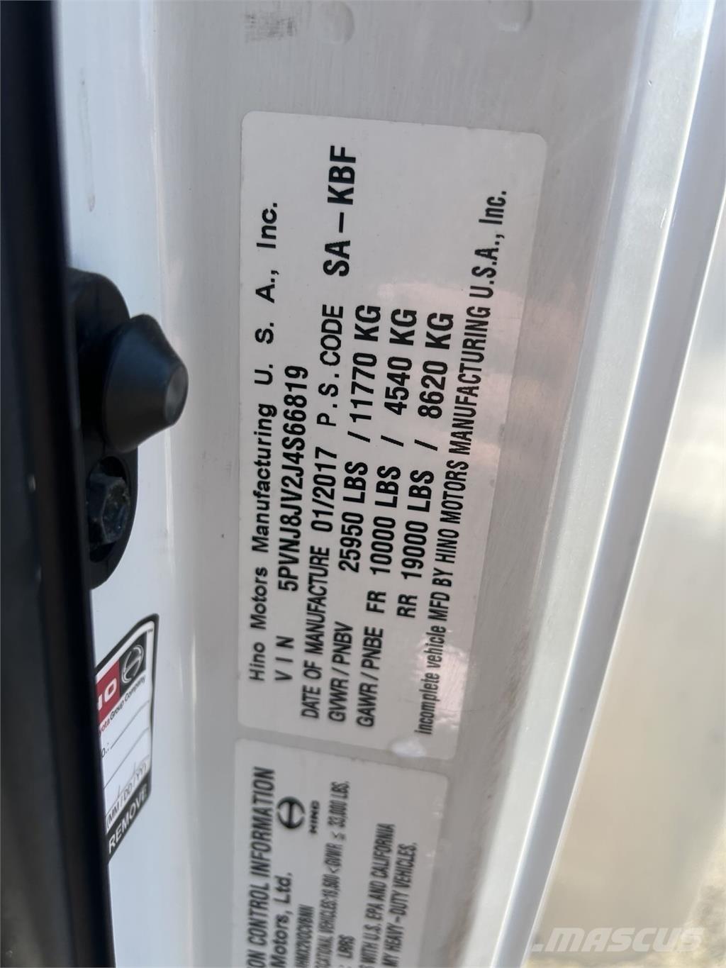 Hino 268A Sunkvežimiai su dengtu kėbulu