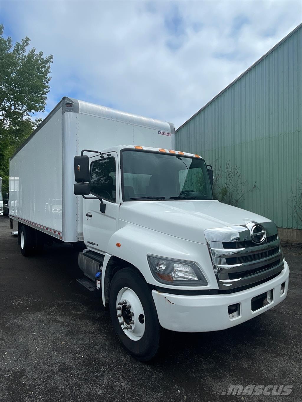 Hino 268A Sunkvežimiai su dengtu kėbulu