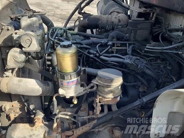 Hino 338 Sunkvežimiai su dengtu kėbulu