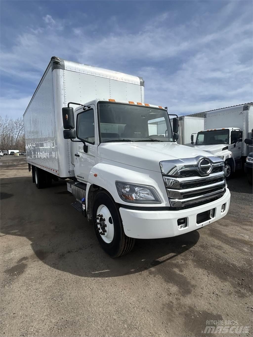 Hino L6 Sunkvežimiai su dengtu kėbulu