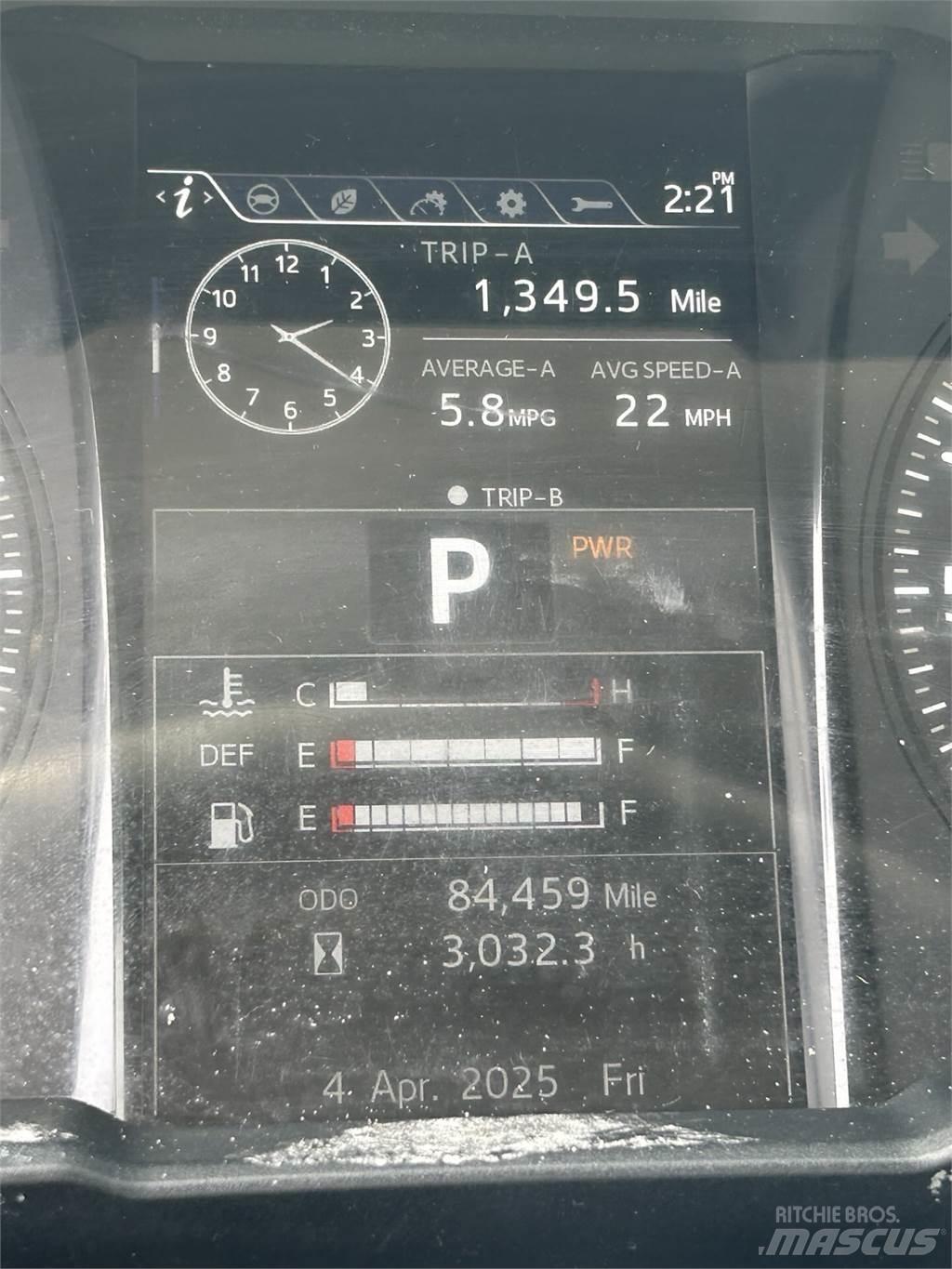 Hino L6 Sunkvežimiai su dengtu kėbulu