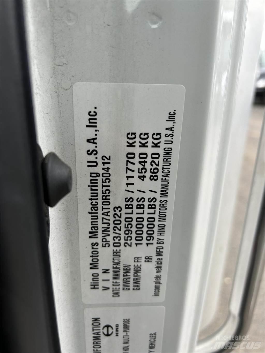 Hino L6 Sunkvežimiai su dengtu kėbulu