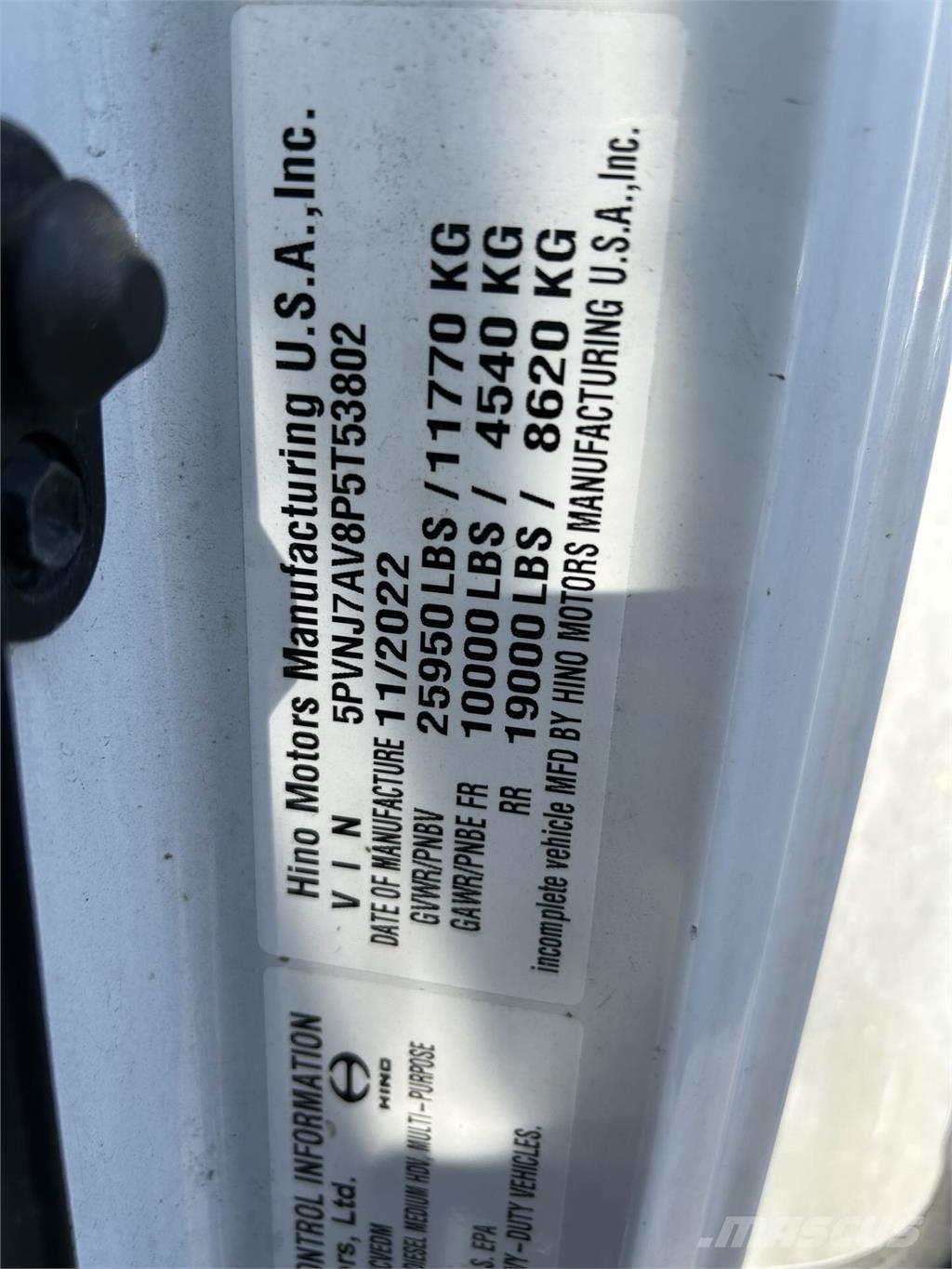 Hino L6 Sunkvežimiai su dengtu kėbulu