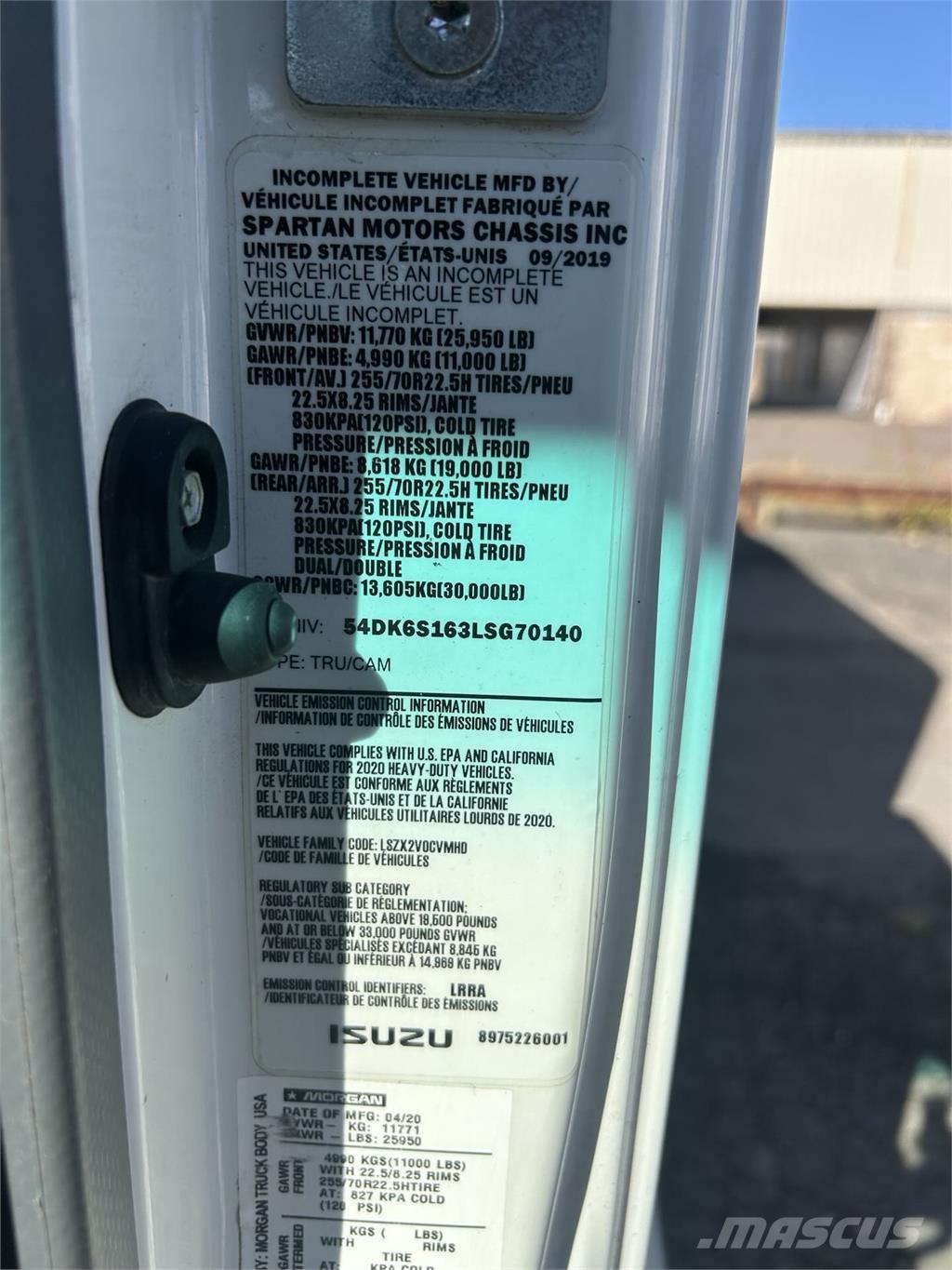 Isuzu FTR Sunkvežimiai su dengtu kėbulu