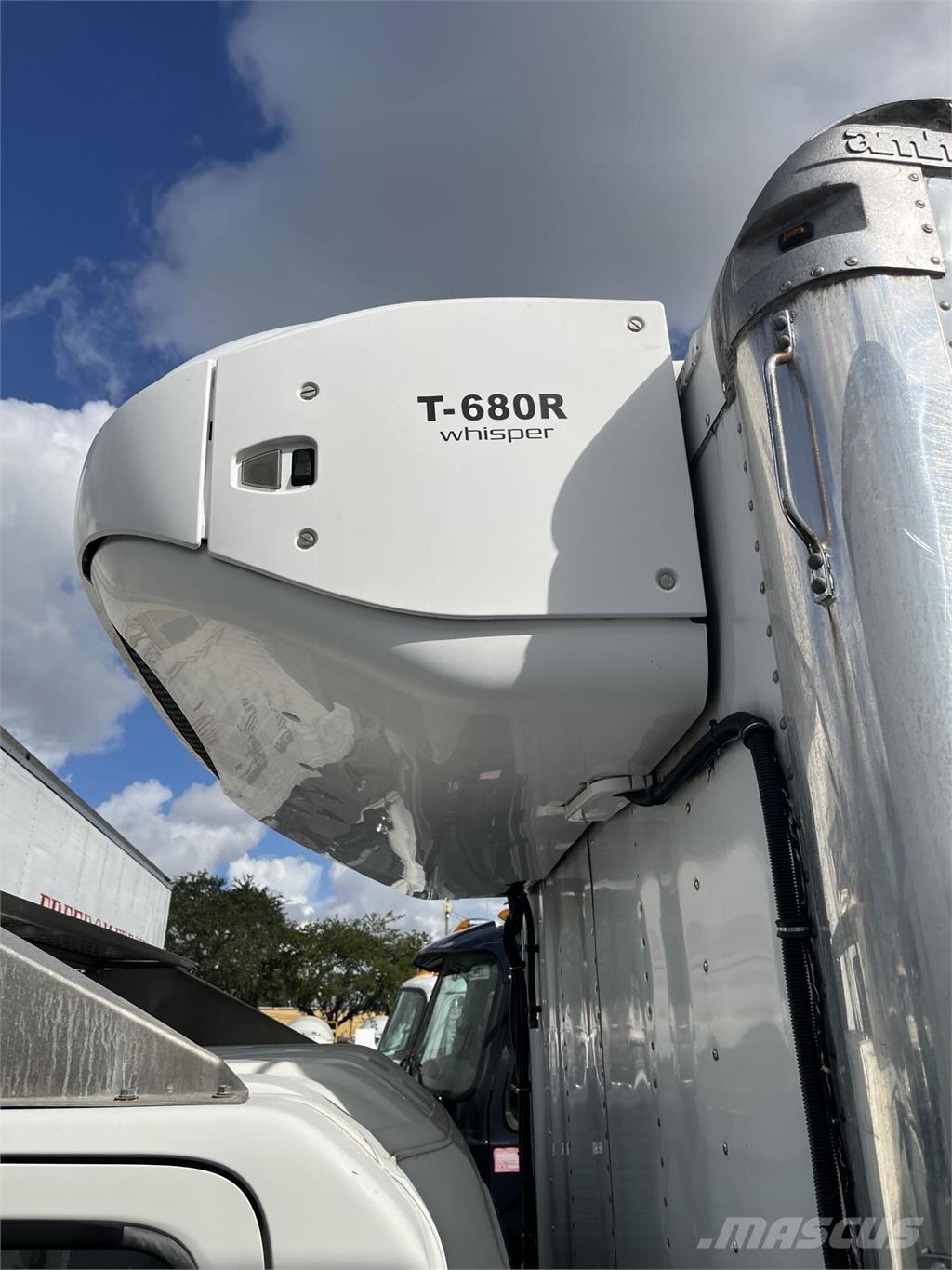 Isuzu NPR Sunkvežimiai su dengtu kėbulu