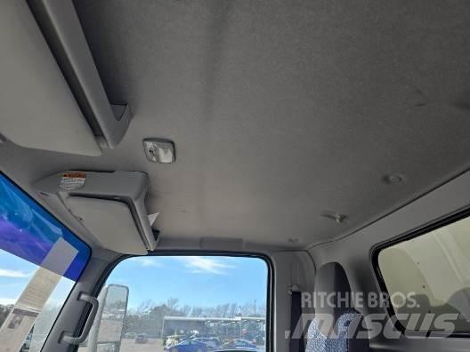 Isuzu NPR HD Sunkvežimiai su dengtu kėbulu