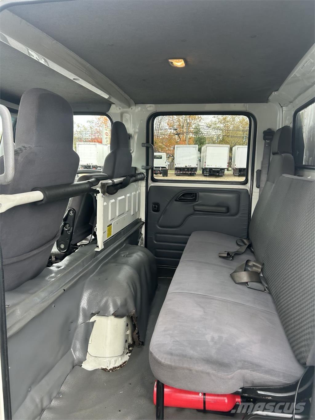 Isuzu NPR HD DC Sunkvežimiai su dengtu kėbulu