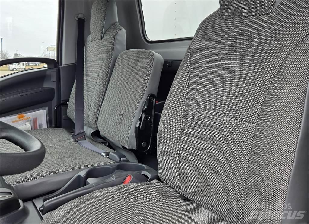 Isuzu NPRHD Sunkvežimiai su dengtu kėbulu