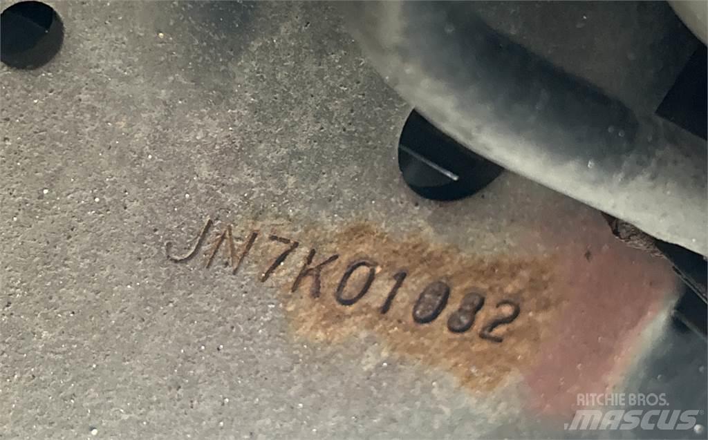 Isuzu NRR DC Sunkvežimiai su dengtu kėbulu