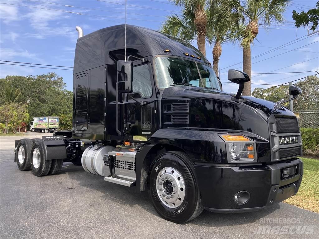 Mack AN64T Naudoti vilkikai