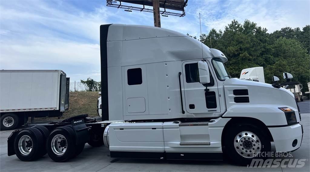 Mack AN64T Naudoti vilkikai