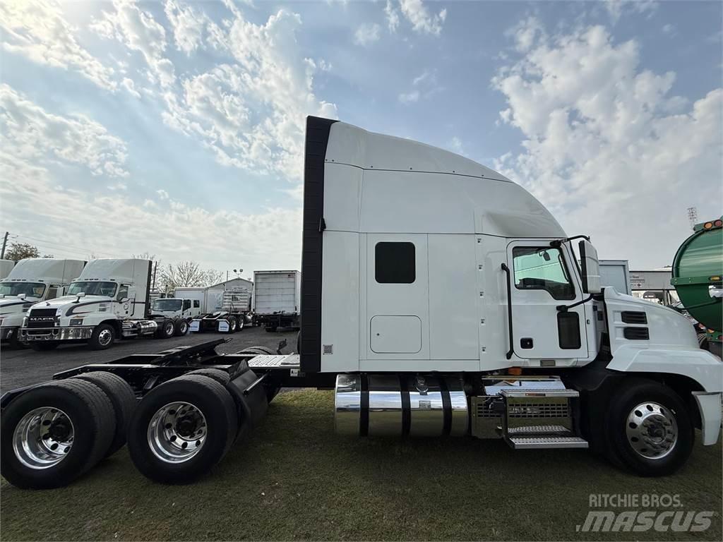 Mack AN64T Naudoti vilkikai