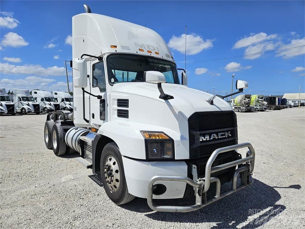 Mack AN64T Naudoti vilkikai