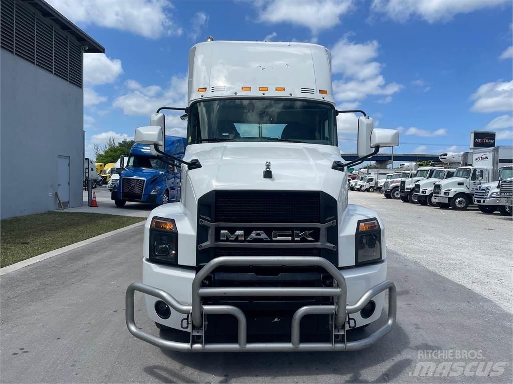 Mack AN64T Naudoti vilkikai