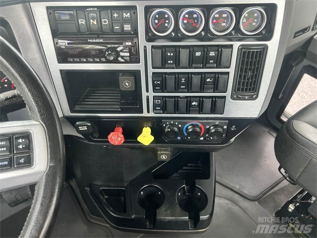 Mack AN64T Naudoti vilkikai