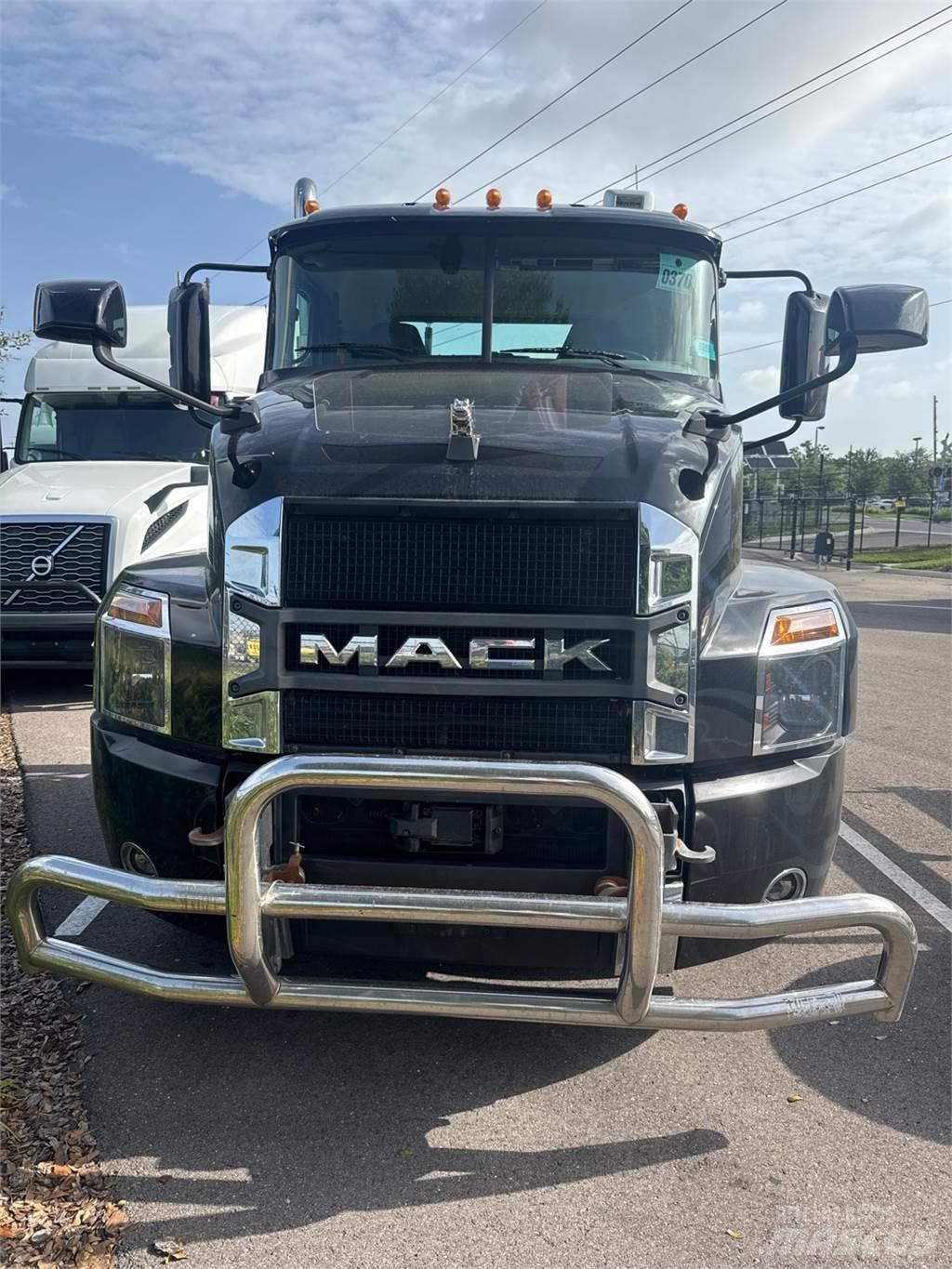 Mack AN64T Naudoti vilkikai