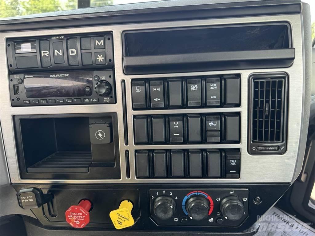 Mack AN64T Naudoti vilkikai