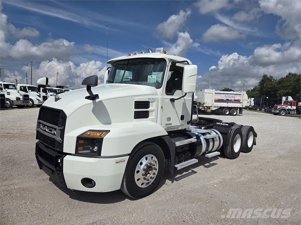 Mack AN64T Naudoti vilkikai