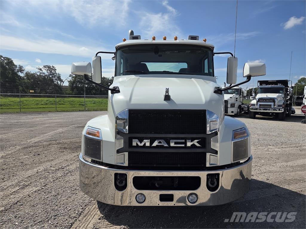 Mack AN64T Naudoti vilkikai
