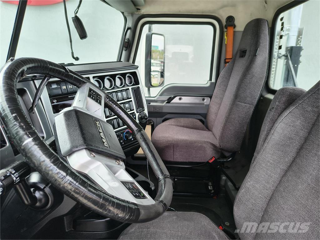 Mack AN64T Naudoti vilkikai