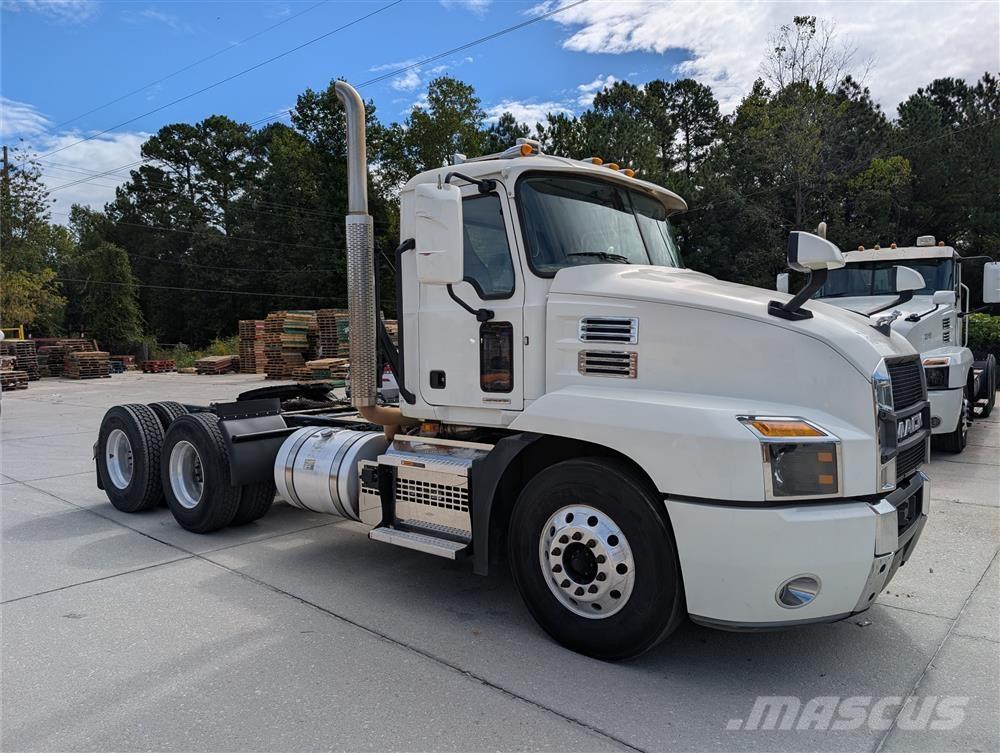 Mack AN64T Naudoti vilkikai