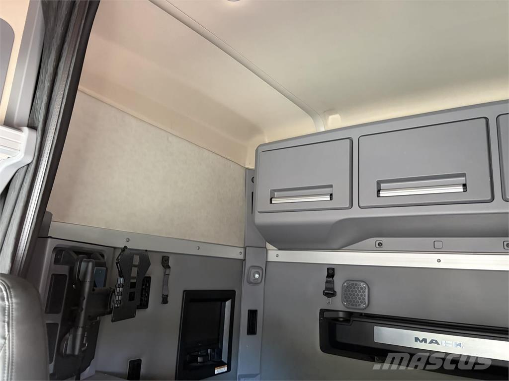 Mack AN64T Naudoti vilkikai