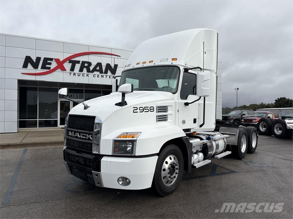 Mack AN64T Naudoti vilkikai