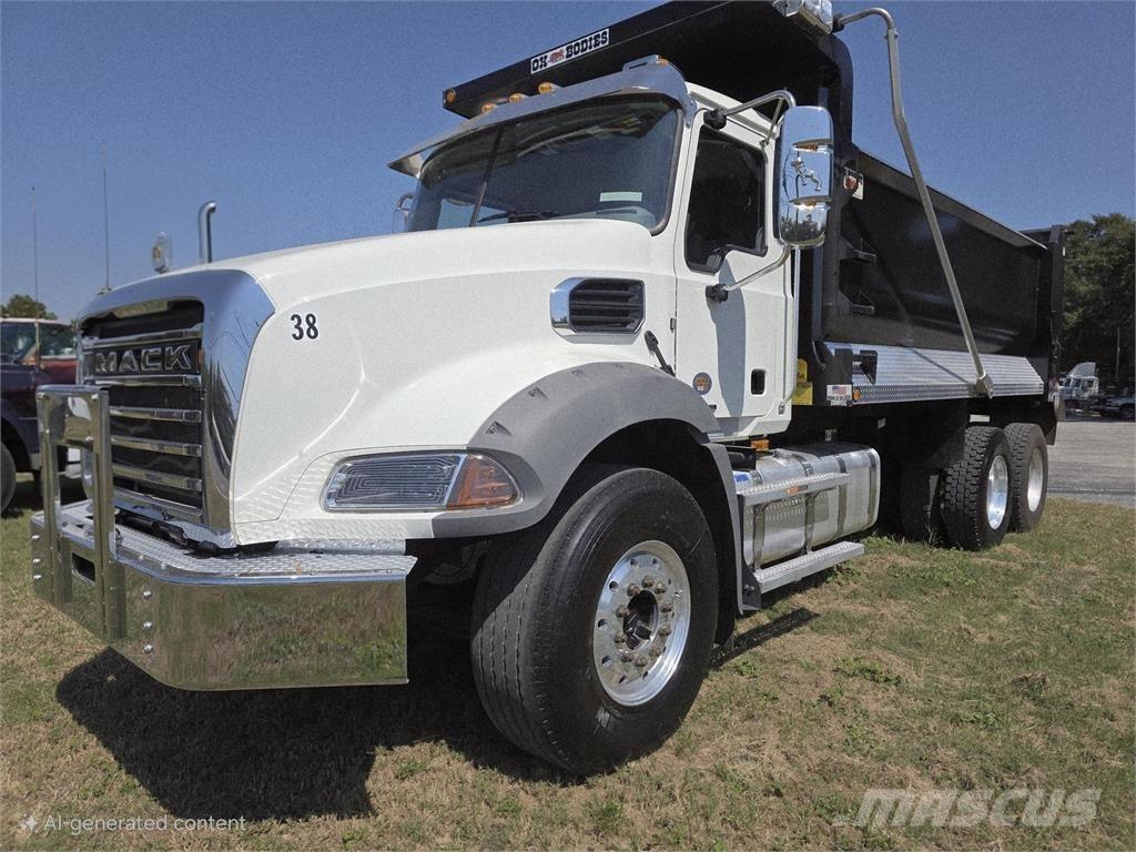 Mack GR64B Savivarčių priekabų vilkikai