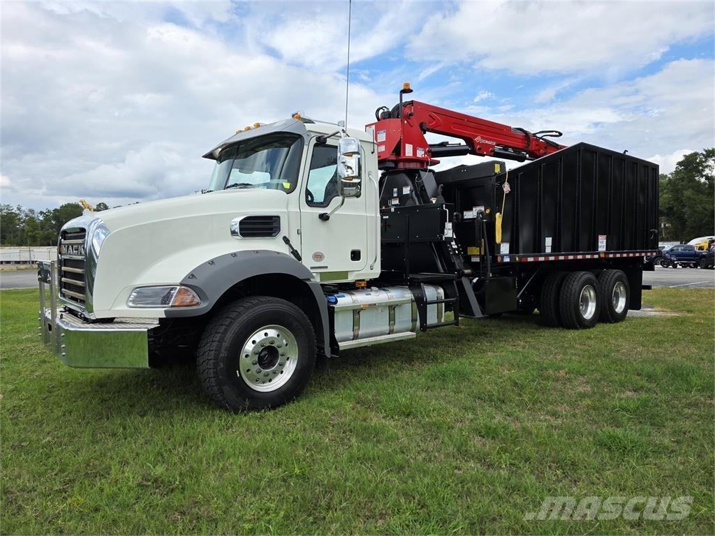 Mack GR64BR Savivarčių priekabų vilkikai