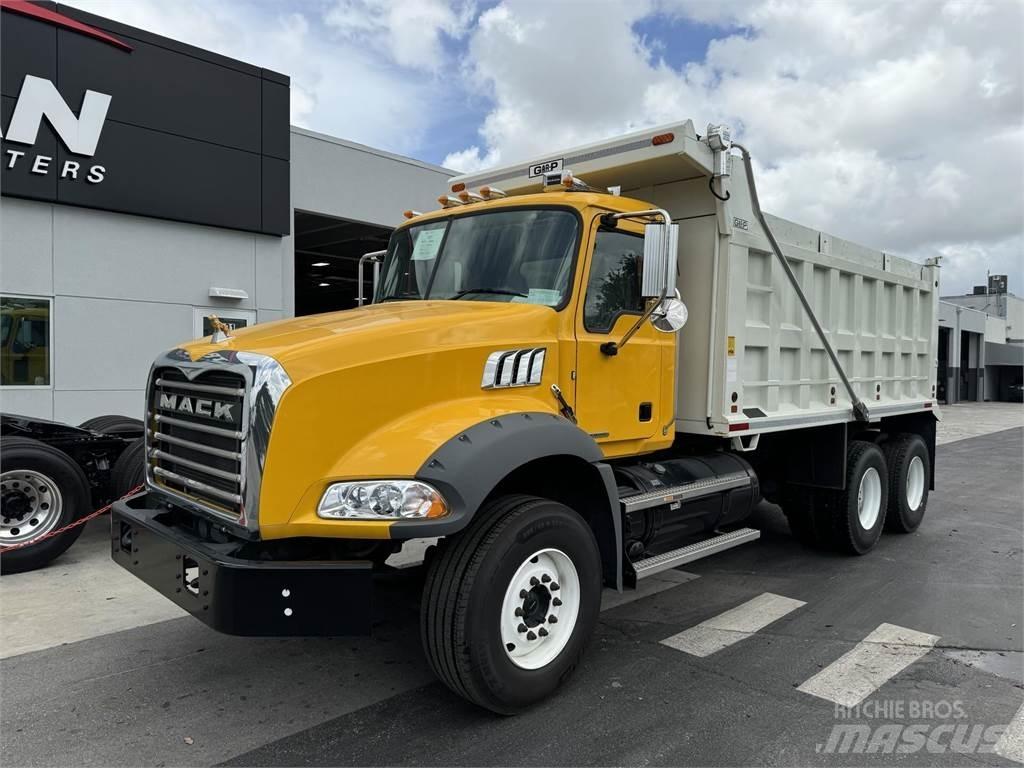 Mack GR64BRX Savivarčių priekabų vilkikai