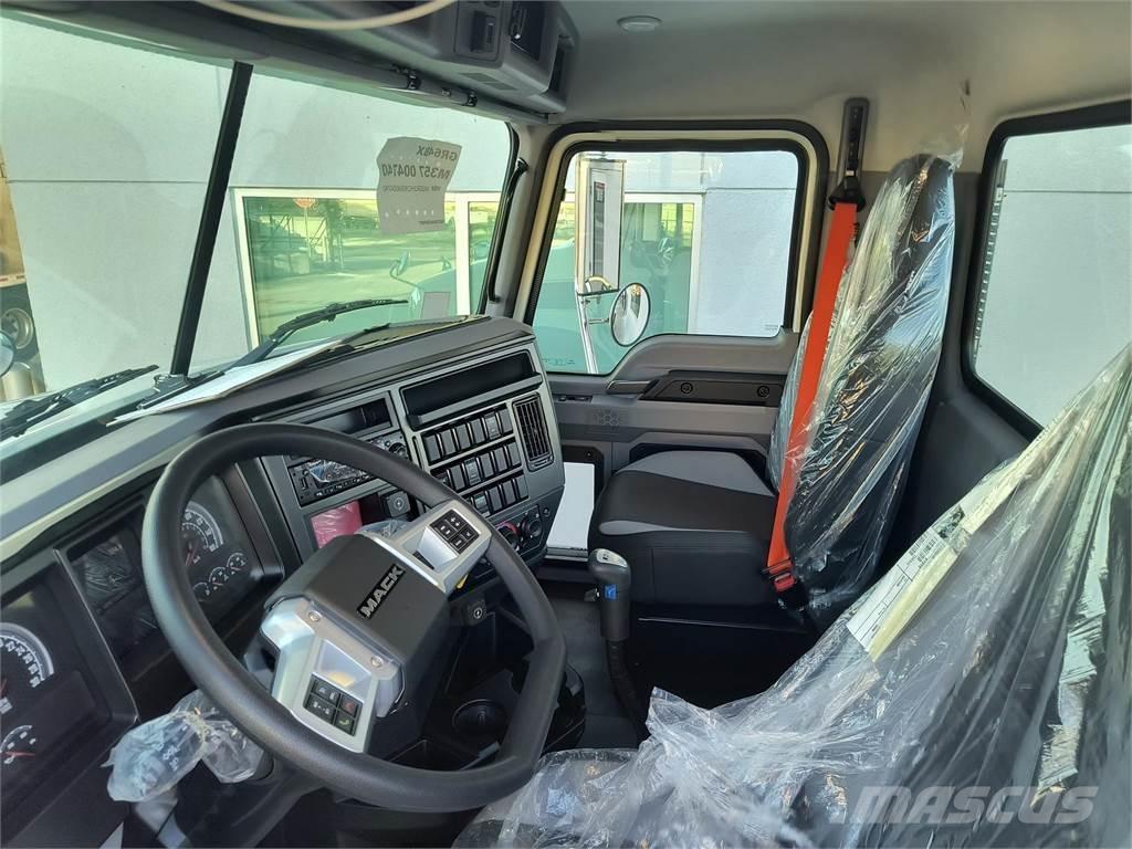 Mack GR64BX Savivarčių priekabų vilkikai