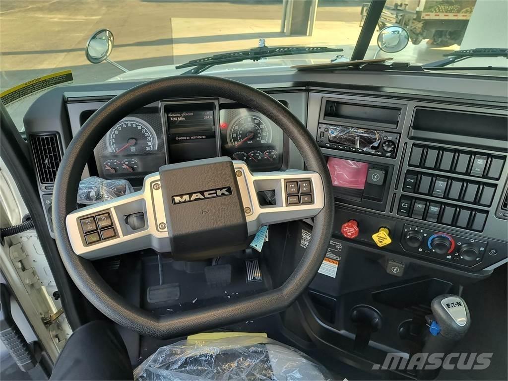 Mack GR64BX Savivarčių priekabų vilkikai