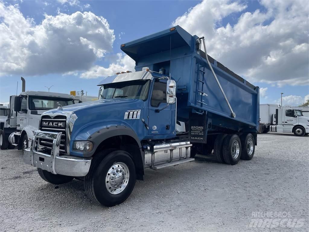 Mack GR64FR Savivarčių priekabų vilkikai